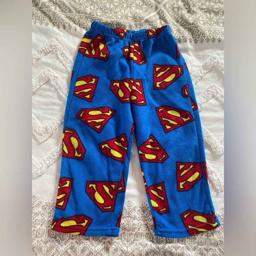 Superman fleas Pajama pants size four in good condition